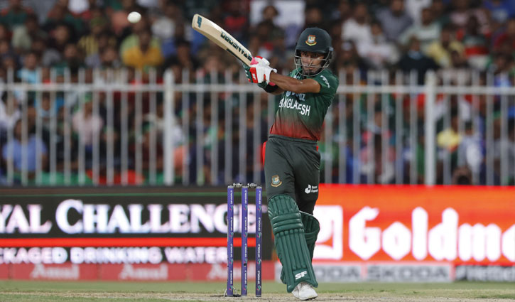 পাঁচ উইকেট হারিয়ে ধুঁকছে বাংলাদেশ