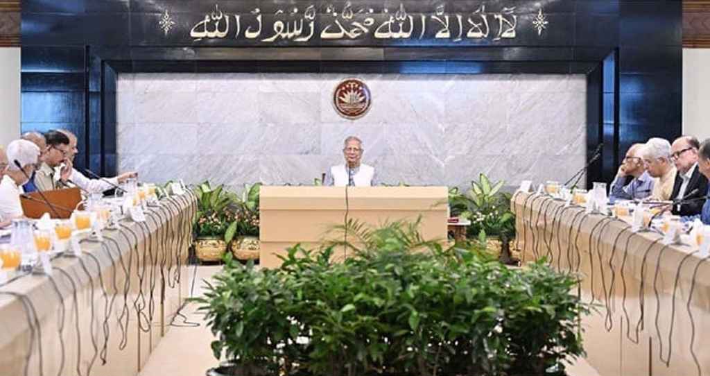 কোনো মামলায় পলাতক আসামি নির্বাচনে প্রতিদ্বন্দ্বিতা করতে পারবেন না