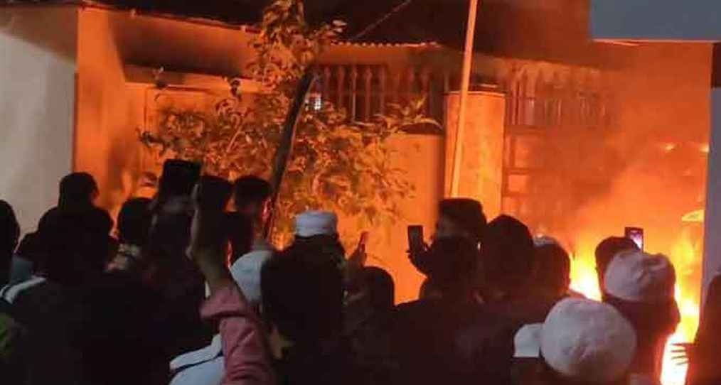 সাবেক রাষ্ট্রপতি আবদুল হামিদের বাড়িতে অগ্নিসংযোগ