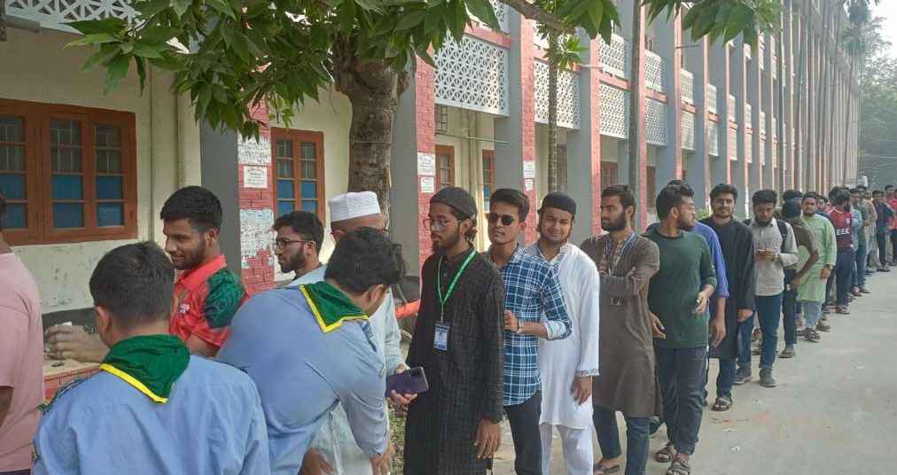 রাকসু নির্বাচনের ভোটগ্রহণ শুরু