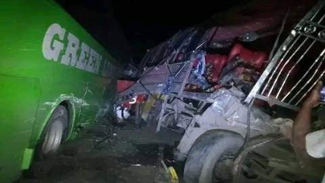 হবিগঞ্জে শ্যামলী-গ্রীন লাইন বাসের মুখোমুখি সংঘর্ষ, আহত অন্তত ৩০