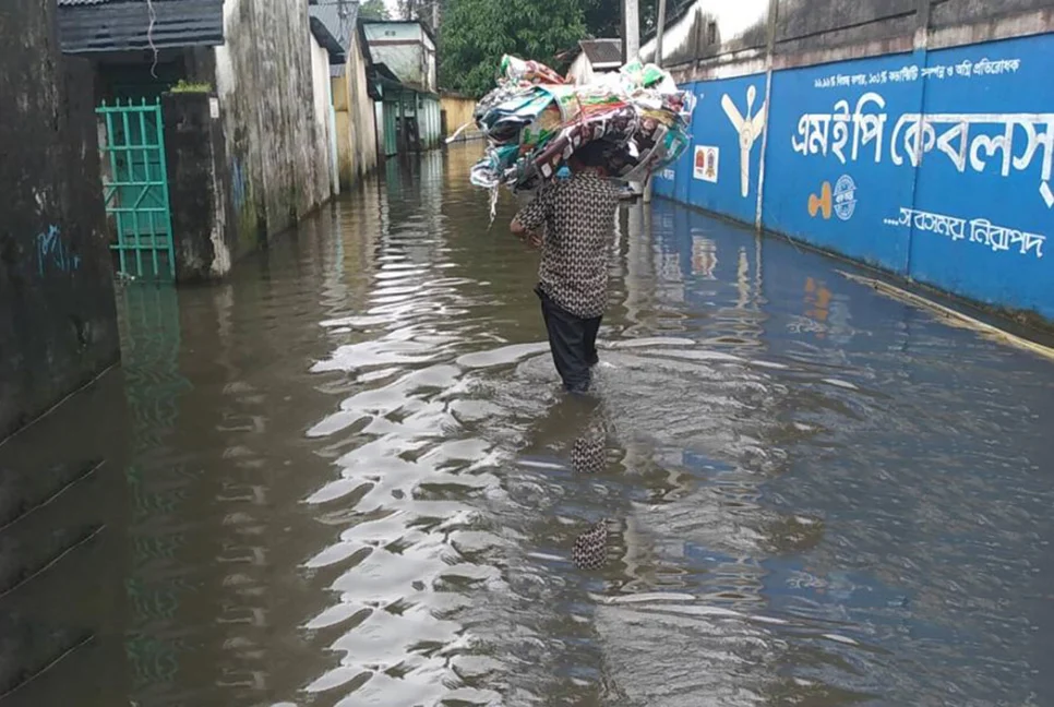 সিলেটে কাটছে না মানুষের দুর্ভোগ