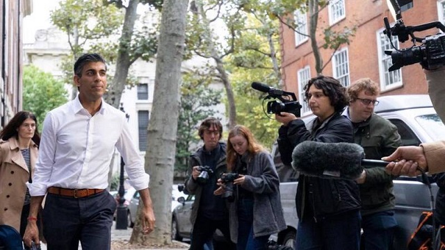 সরে গেলেন বরিস জনসন, কৃতজ্ঞতা জানালেন ঋষি সুনাক