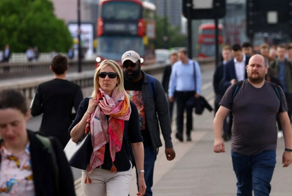 মূল্যস্ফীতির ভয়ঙ্কর প্রভাব, ব্রিটিশদের প্রকৃত আয়ে শত বছরের সর্বোচ্চ পতনের শঙ্কা