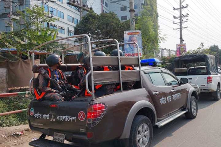 পোশাক কারখানার নিরাপত্তায় ৪৮ প্লাটুন বিজিবি মোতায়েন