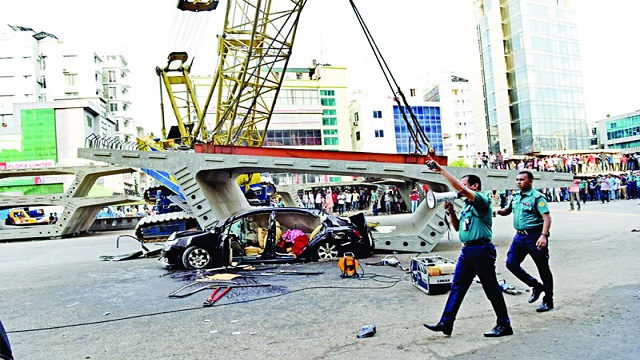 উত্তরায় গার্ডার ধস : ক্রেন চালক ও বিআরটির বিরুদ্ধে মামলা