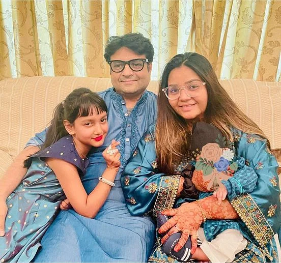 ছেলেকে বুকে নিয়ে ঘুমিয়েছিলেন, কিছুক্ষণ পরই মারা গেলেন ড্রামার রুমি