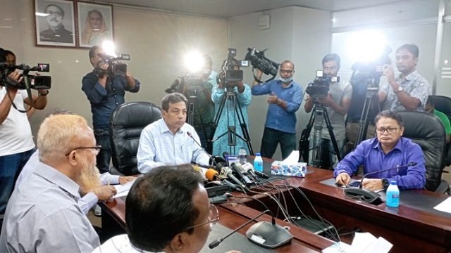 ধর্মঘটে বাস বন্ধের ব্যাপারে জানে না বিআরটিএ