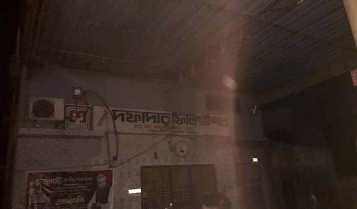 কুষ্টিয়ায় ফিলিং স্টেশনে আগুন, নিহত ২