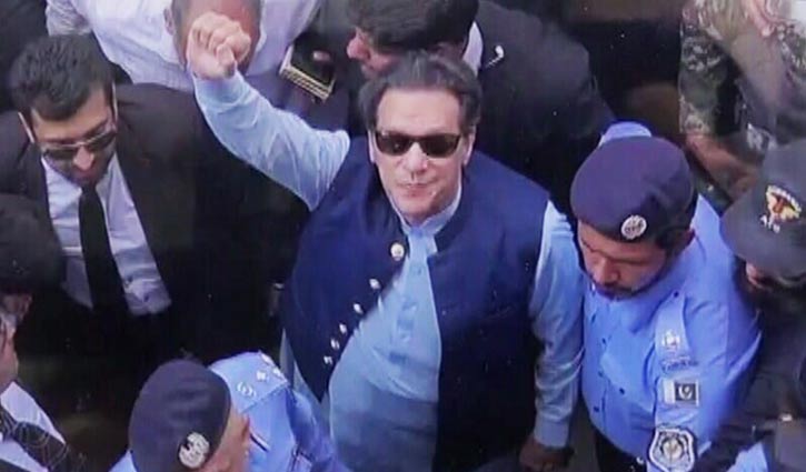 ২ সপ্তাহের জামিন পেলেন ইমরান খান