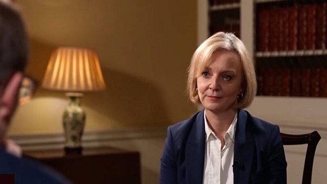 ক্ষমা চাইলেন ব্রিটিশ প্রধানমন্ত্রী