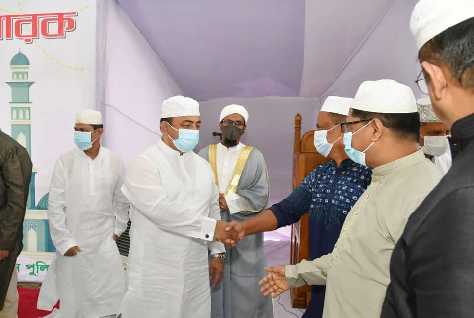 রাজারবাগে ঈদের নামাজ আদায় করলেন আইজিপি