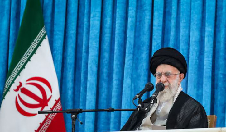 ক্রমশ নিঃসঙ্গ হয়ে পড়ছেন খামেনি