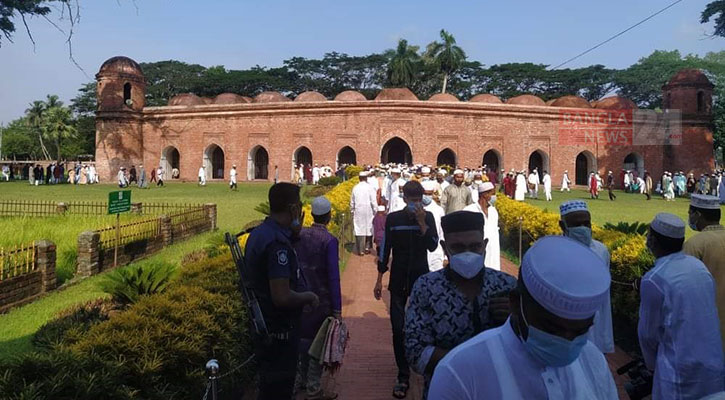 বিশ্ব ঐতিহ্য ষাটগম্বুজ মসজিদে ঈদের জামাত অনুষ্ঠিত