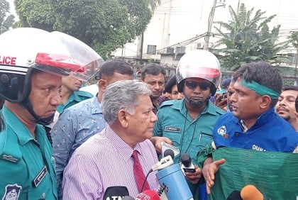 162331 Bangladesh Pratidin Gram Police