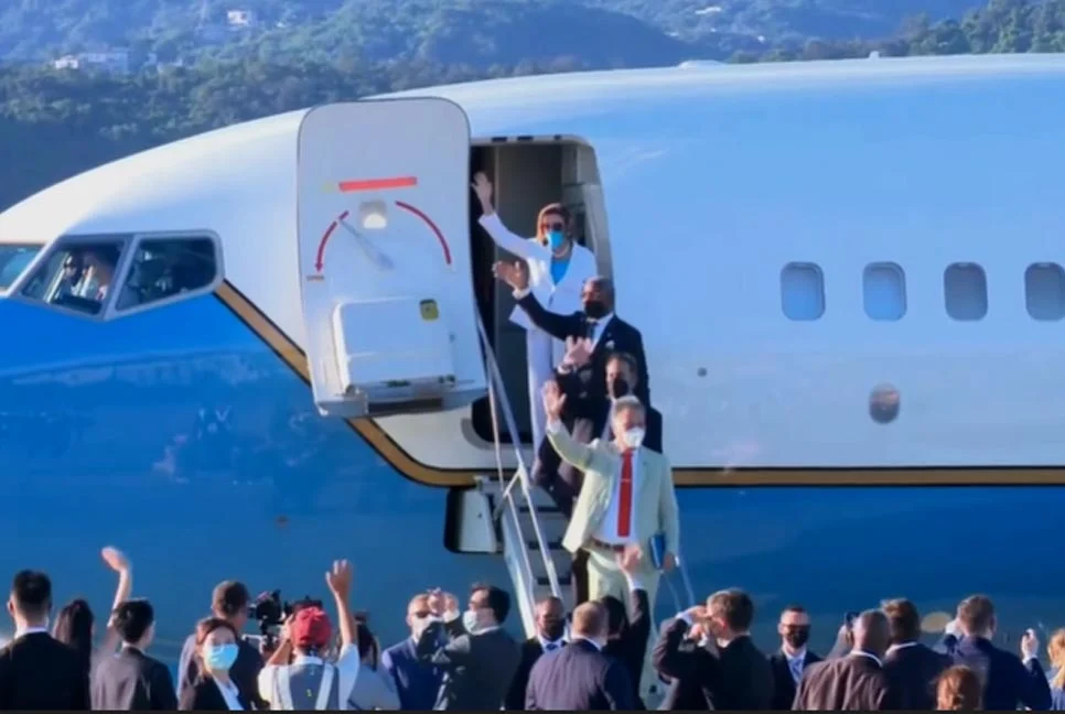 তাইওয়ান ছাড়লেন ন্যান্সি পেলোসি