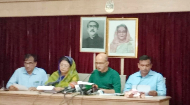 চবিতে ছাত্রী হেনস্তার ঘটনায় আরও ৪ জন বহিষ্কার