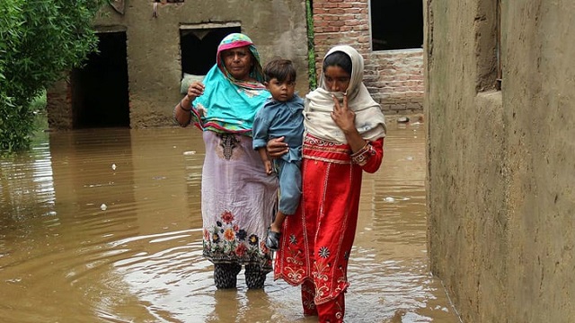 পাকিস্তানে ভয়াবহ বন্যায় নিহত ৯৩৭