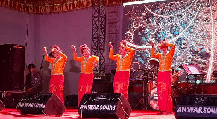 উৎসবমুখর পরিবেশে বান্দরবানে শুরু হয়েছে প্রবারণা পূর্ণিমা