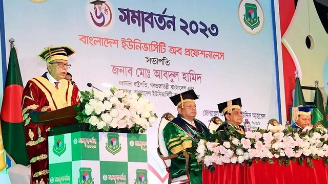 আনন্দ ছাড়া শিক্ষা সুফল বয়ে আনতে পারে না : রাষ্ট্রপতি