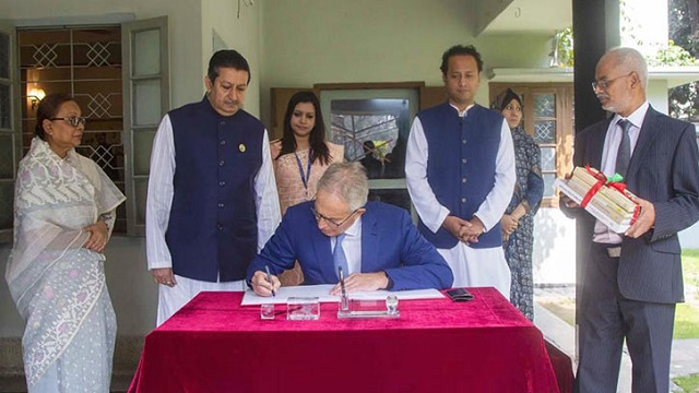 বঙ্গবন্ধুর প্রতি স্যার টনি ব্লেয়ারের শ্রদ্ধা