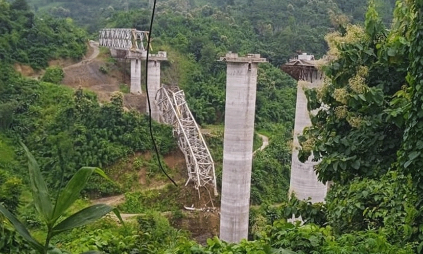 ভারতে নির্মাণাধীন রেল সেতু ভেঙে নিহত অন্তত ১৭