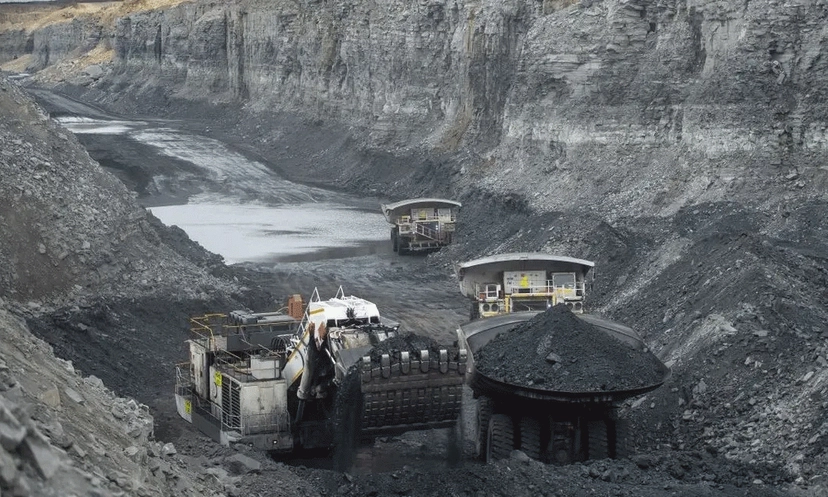 দক্ষিণ আফ্রিকায় বাস-লরির সংঘর্ষে হীরার খনির ২০ কর্মীর মৃত্যু