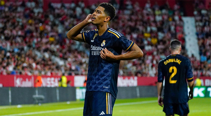 সহজ জয়ে বার্সাকে টপকে শীর্ষে রিয়াল