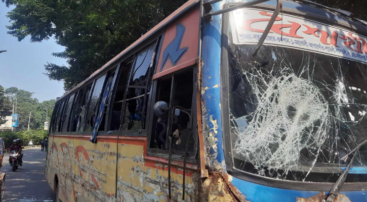 হেয়ার রোডে দুই গাড়ি ও কাকরাইলে বাস ভাঙচুর