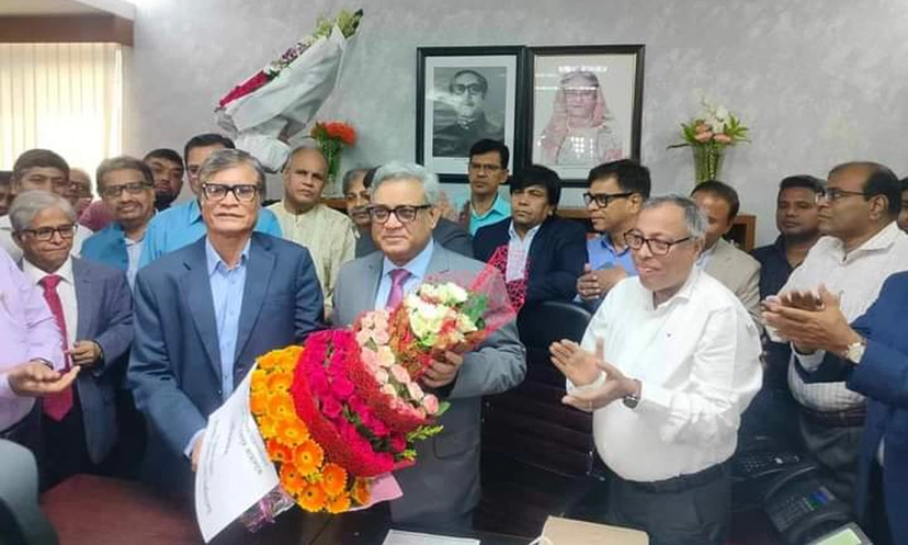 দায়িত্ব গ্রহণ করলেন ঢাবির নতুন উপাচার্য