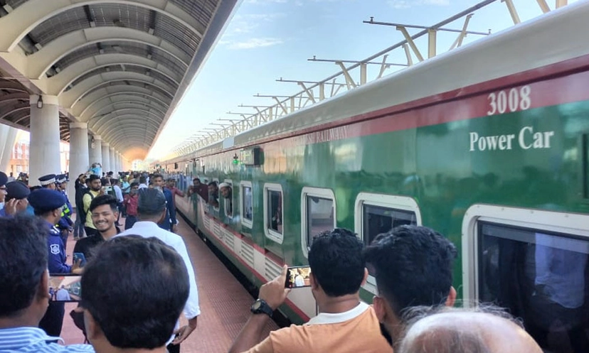 কক্সবাজার থেকে যাত্রীবাহী ট্রেনের যাত্রা শুরু