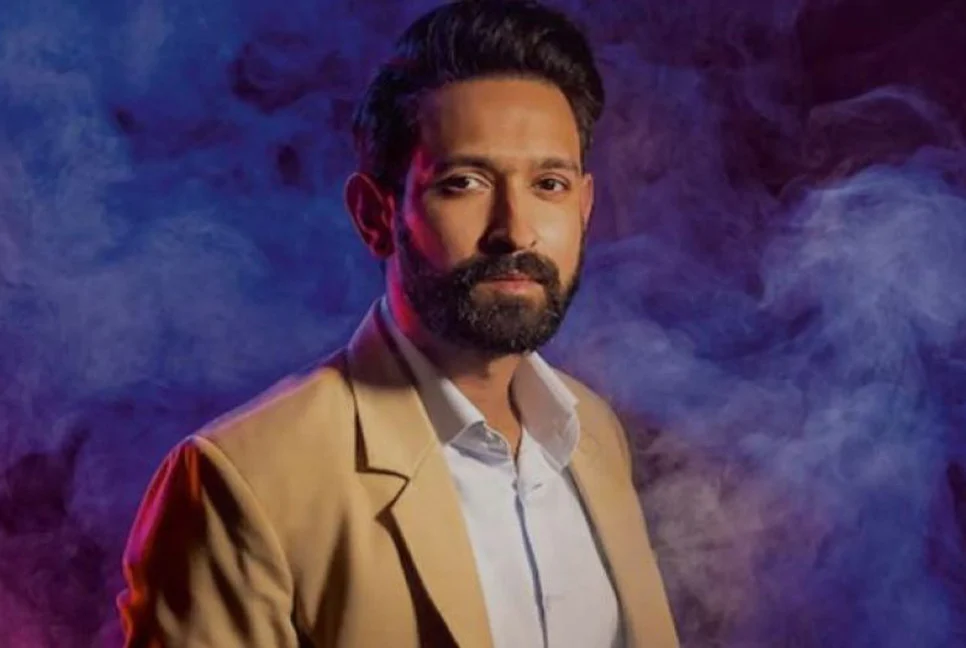 বিতর্কের মুখে সিদ্ধান্ত বদল, যা বললেন বিক্রান্ত