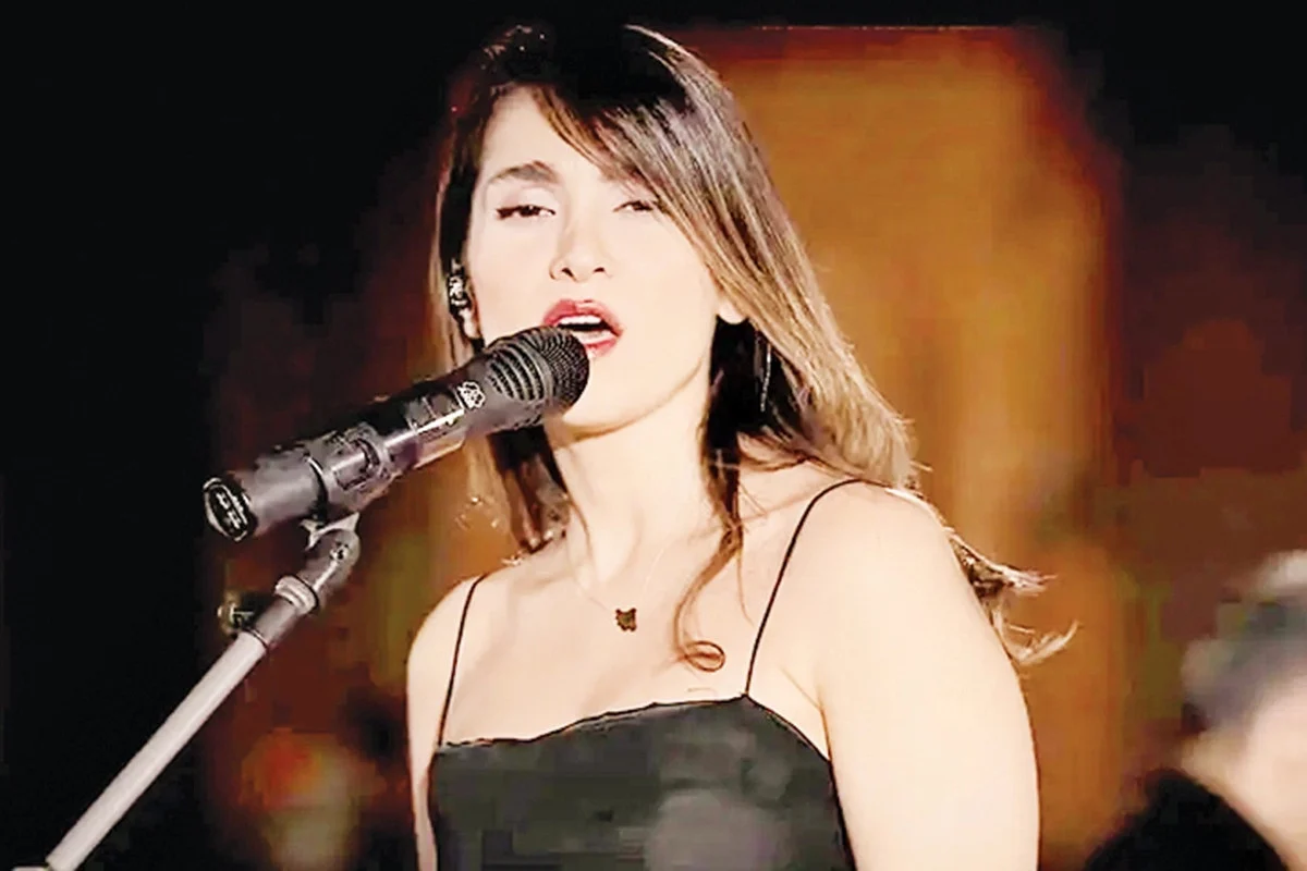 হিজাব না পরে কনসার্টে গান, গ্রেফতার ইরানের গায়িকা