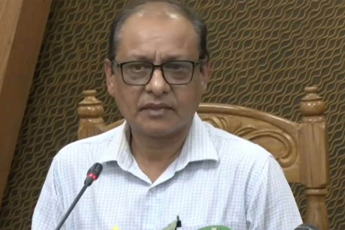 শিক্ষকরা রাজনীতিতে জড়াতে পারবেন না : গণশিক্ষা উপদেষ্টা