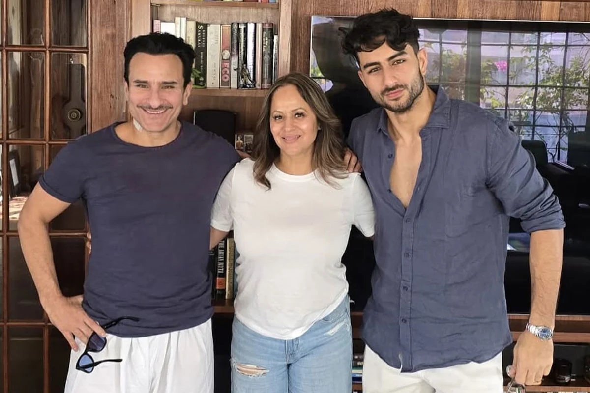 শুকায়নি ঘাড়ের ক্ষত, বড় ছেলেকে নিয়ে প্রকাশ্যে সাইফ