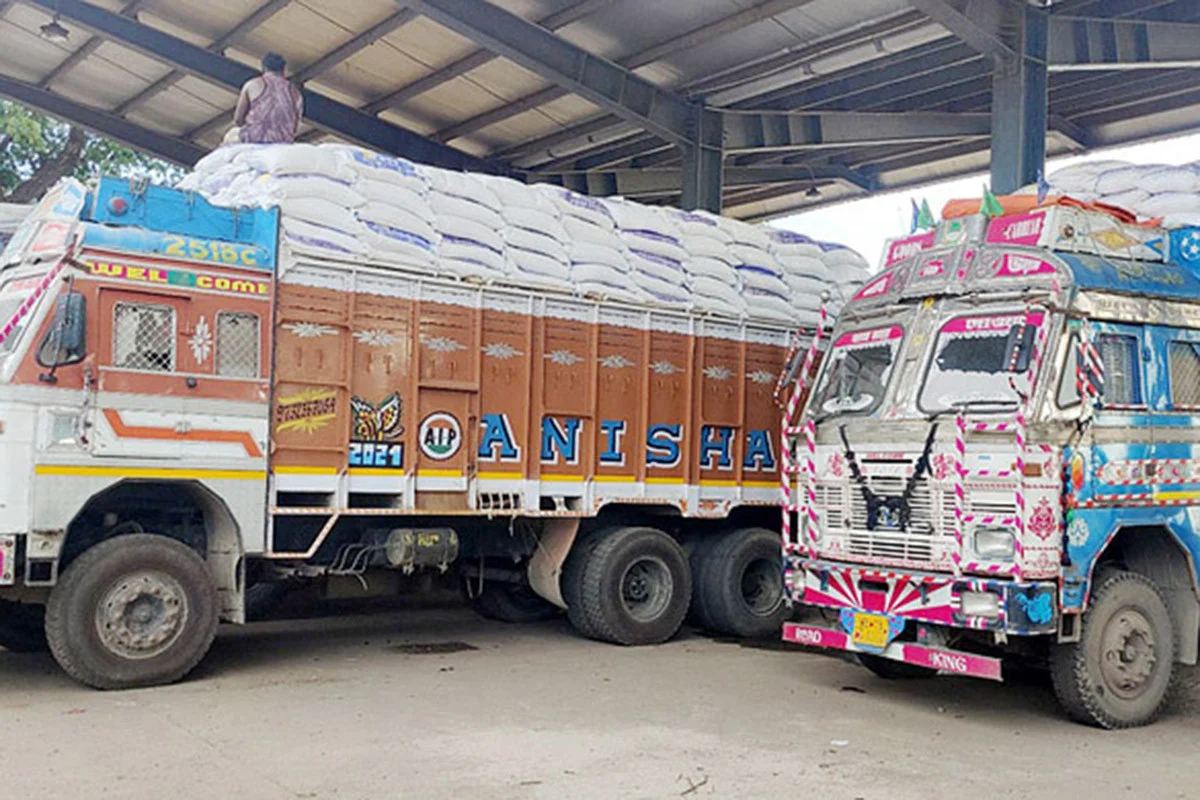 ভারত থেকে এলো আরও ১২৫ টন চাল