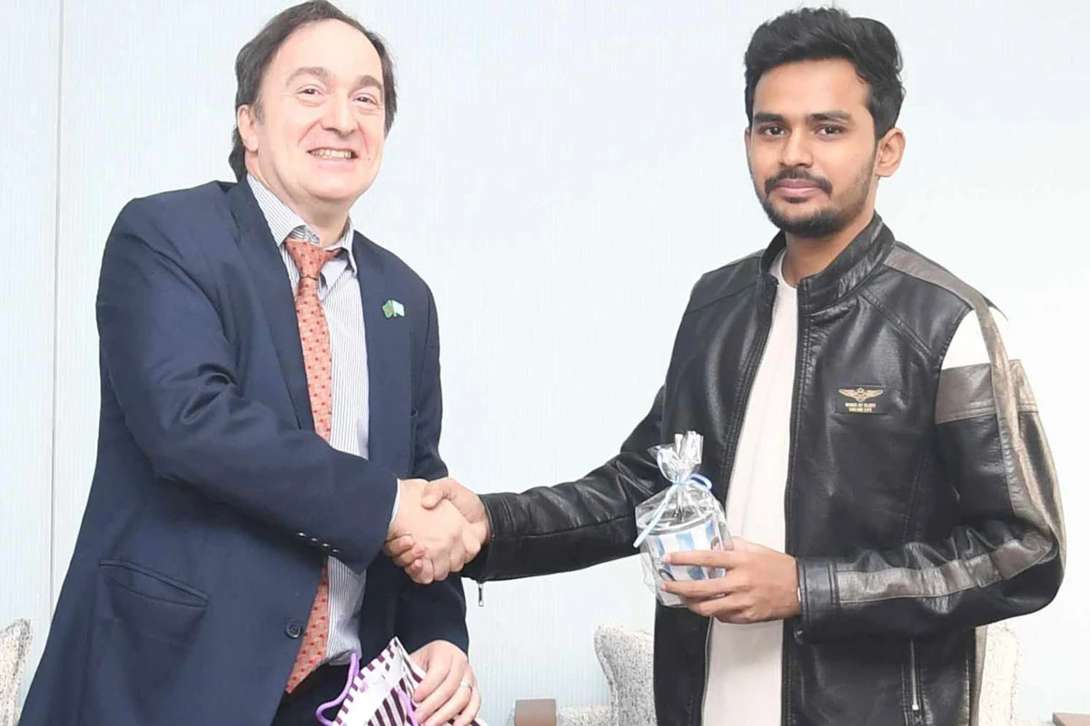 যুব ও ক্রীড়া উপদেষ্টার সাথে আর্জেন্টিনার রাষ্ট্রদূতের সৌজন্য সাক্ষাৎ