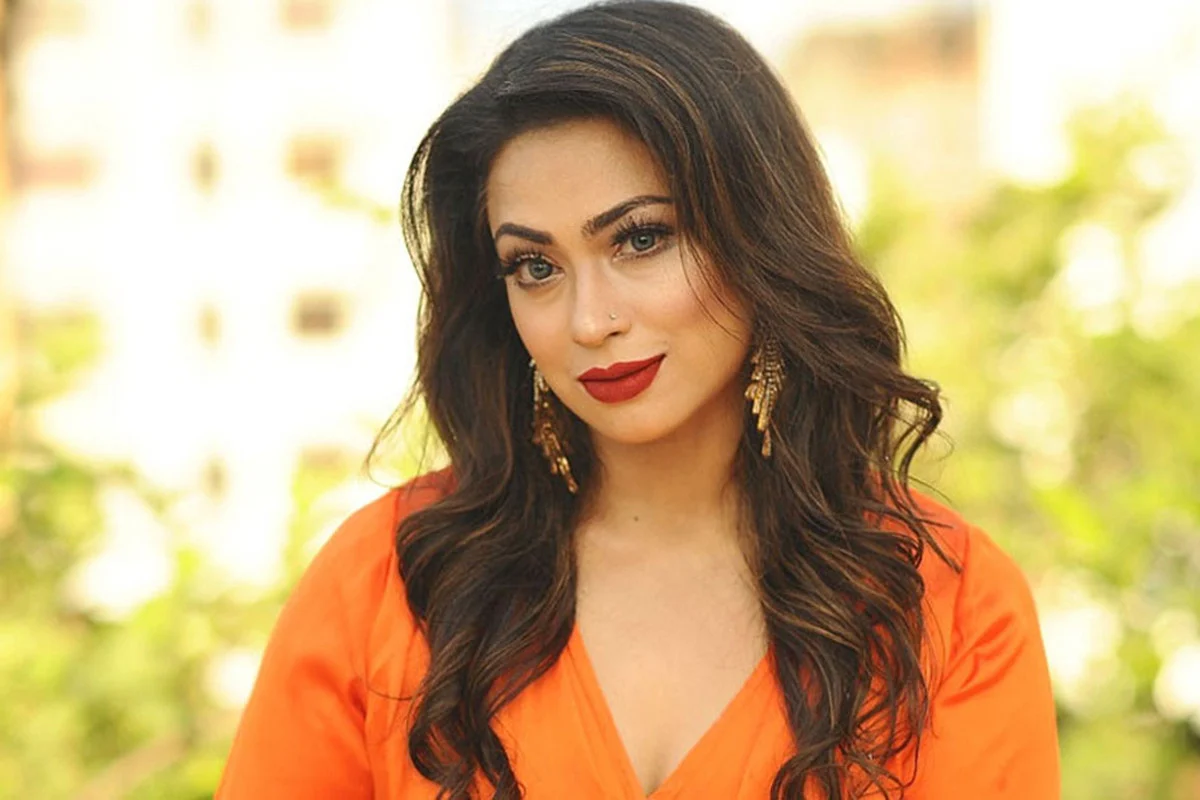 আমাকে হত্যার জন্য পরিবারই খুনি ভাড়া করেছিল: পপি