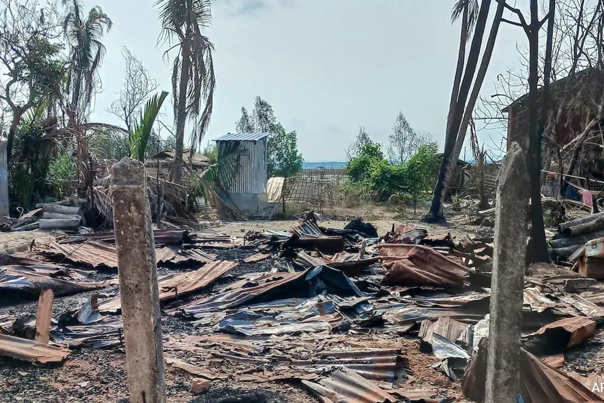 মিয়ানমারে জান্তার নির্বিচার হামলায় ৫৩ বেসামরিক নিহত