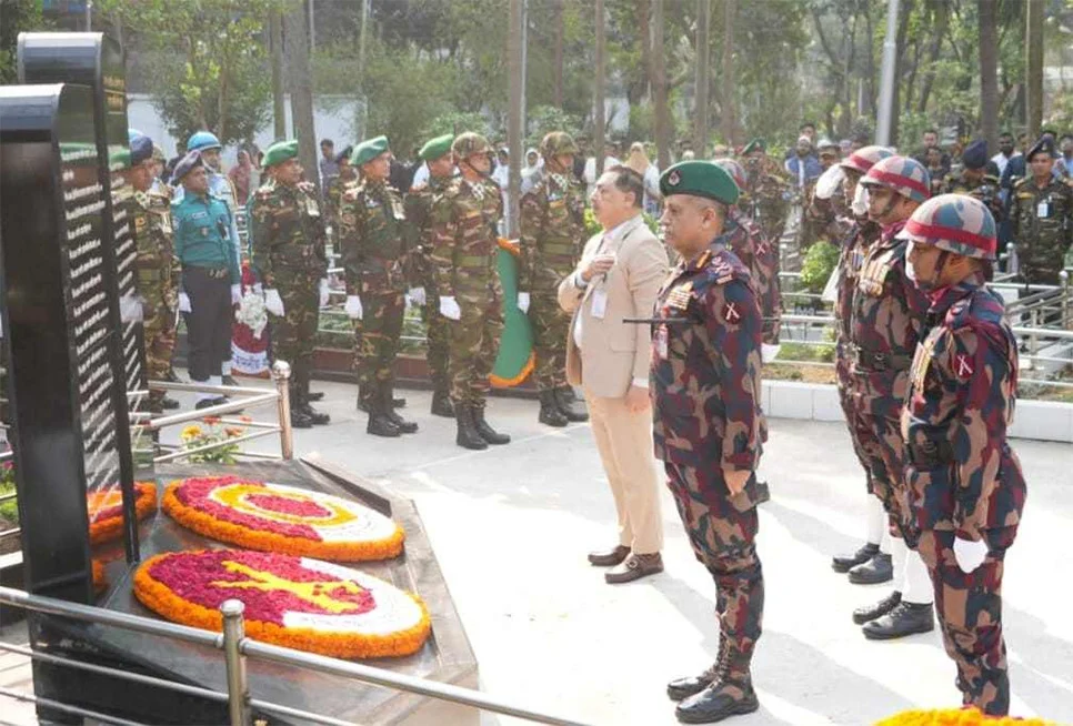 জাতীয় শহীদ সেনা দিবসে বনানী সামরিক কবরস্থানে বিজিবি মহাপরিচালকের শ্রদ্ধা