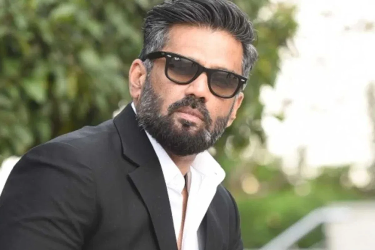 তুচ্ছ কারণে সুনীল শেট্টির মাথায় বন্দুক ধরে মার্কিন পুলিশ