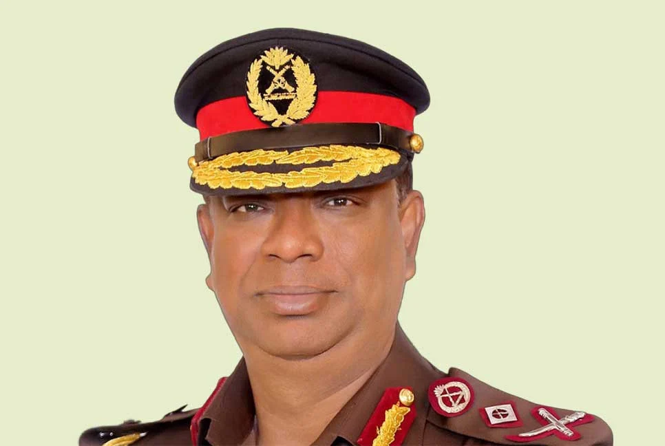 স্ত্রীসহ সাবেক বিজিবি প্রধান সাফিনুল ইসলামের দেশত্যাগে নিষেধাজ্ঞা