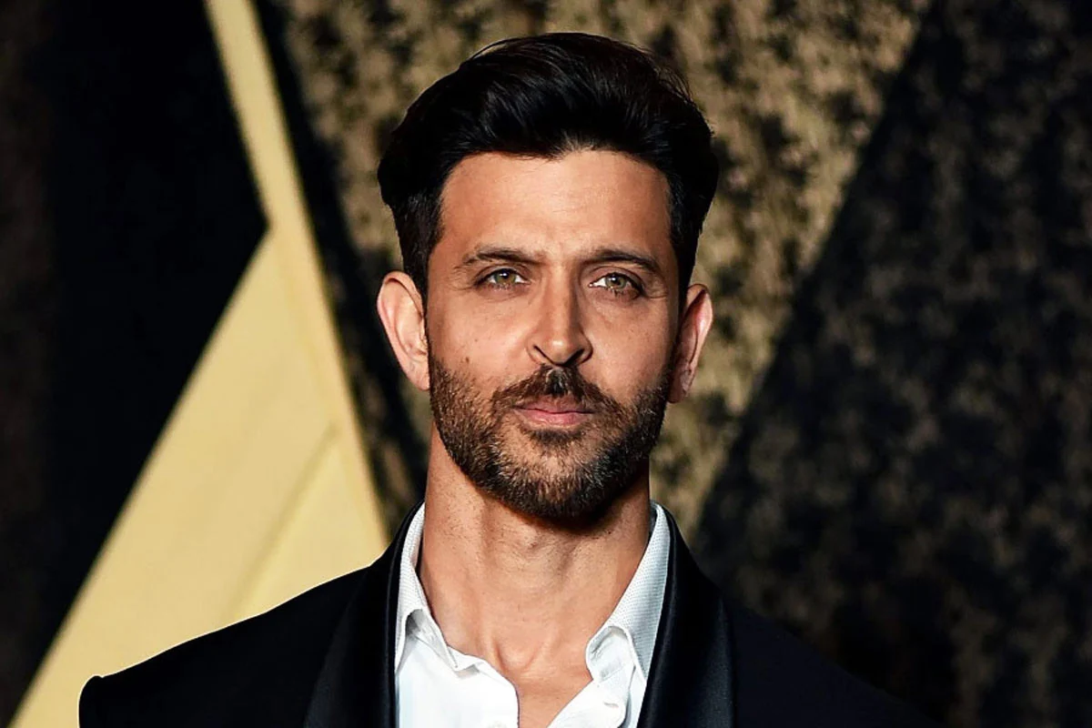 নাচতে গিয়ে আহত হৃতিক, সিনেমা মুক্তি কি পেছাবে?