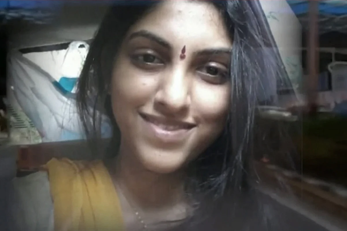 ভারতে অভিনেত্রীকে ম্যানহোলে ফেলে হত্যা