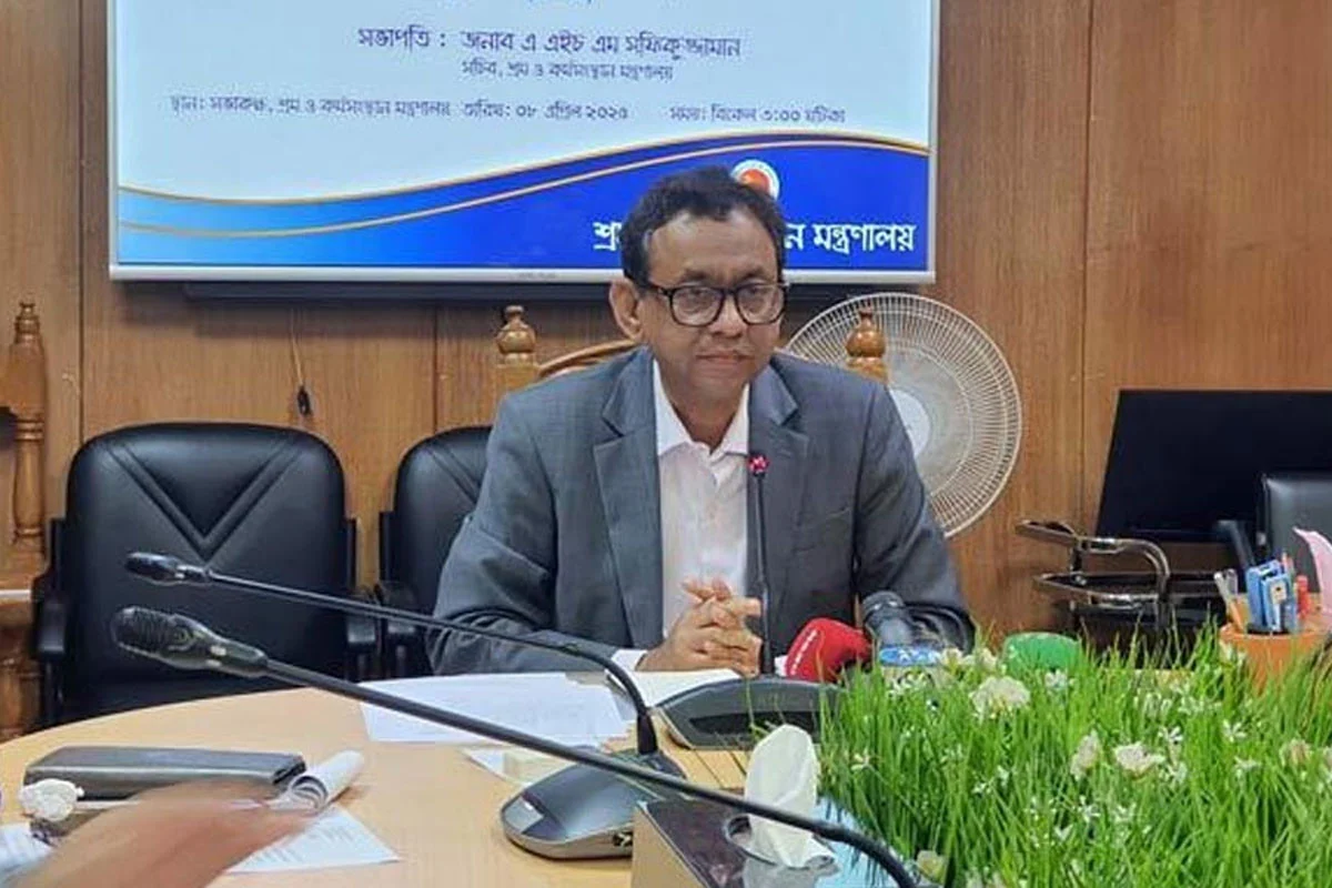 বিধিবহির্ভূতভাবে শ্রমিক ছাঁটাই করলেই ব্যবস্থা, শ্রমসচিবের হুঁশিয়ারি