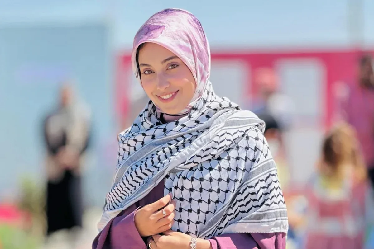 ইসরায়েলি বিমান হামলায় প্রাণ হারালেন ফিলিস্তিনি শিল্পী দীনা