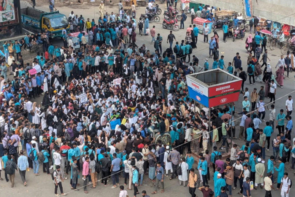 আন্দোলনে নিষিদ্ধ ছাত্রলীগের সমর্থন ঘৃণাভরে প্রত্যাখ্যান করলেন শিক্ষার্থীরা