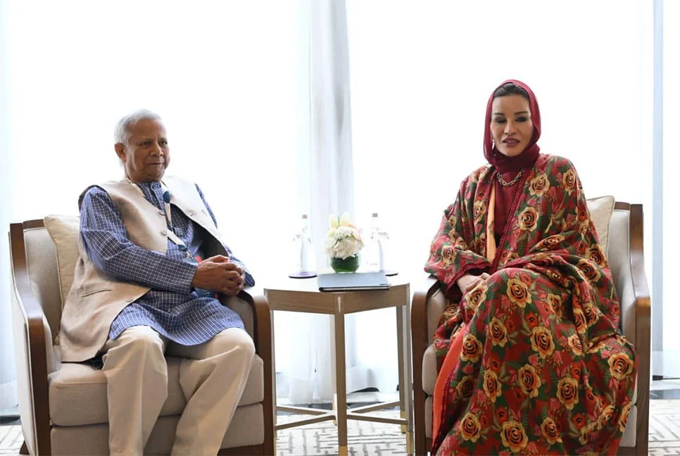 কাতার আমিরের মায়ের সঙ্গে প্রধান উপদেষ্টার বৈঠক