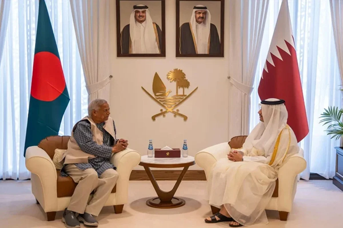 কাতারের প্রধানমন্ত্রীর সঙ্গে প্রধান উপদেষ্টার বৈঠক