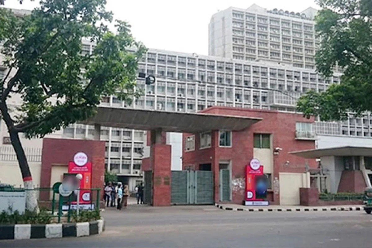 সচিবালয়ে স্টিকারবিহীন যানবাহন প্রবেশে নিষেধাজ্ঞা